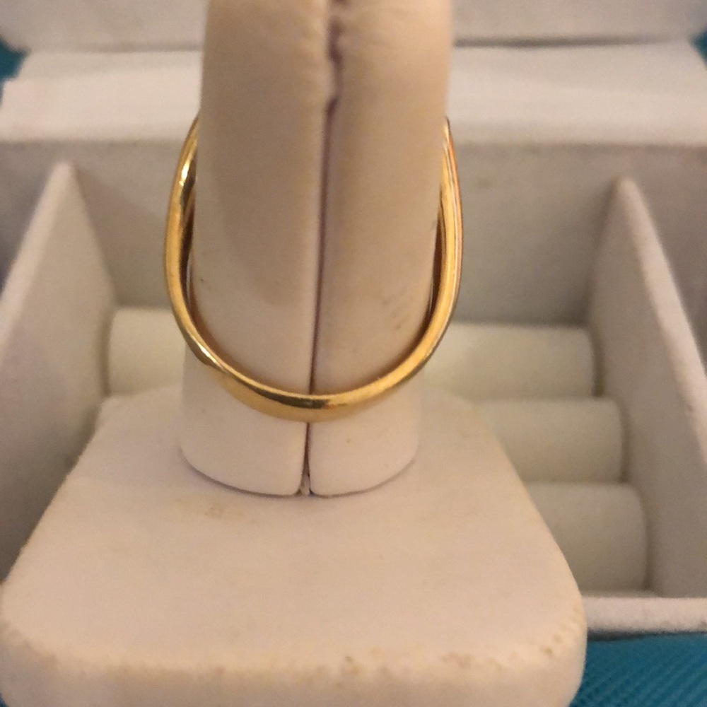 VTG Gold Tone Large V crystals that stand out to make this more noticeable SZ 8 - Picture 6 of 8